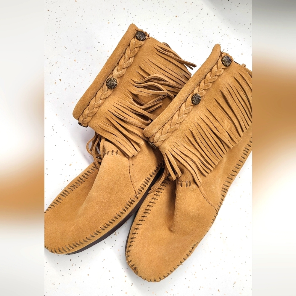 Minnetonka moccasin boots